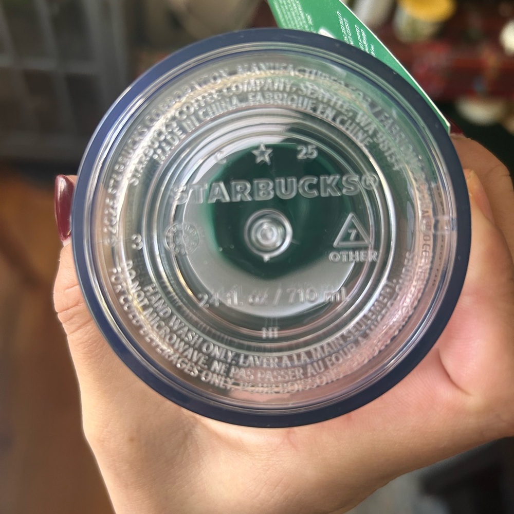 Hello Kitty x Starbucks Tumbler with Green Lid & Straw - Picture 5 of 6